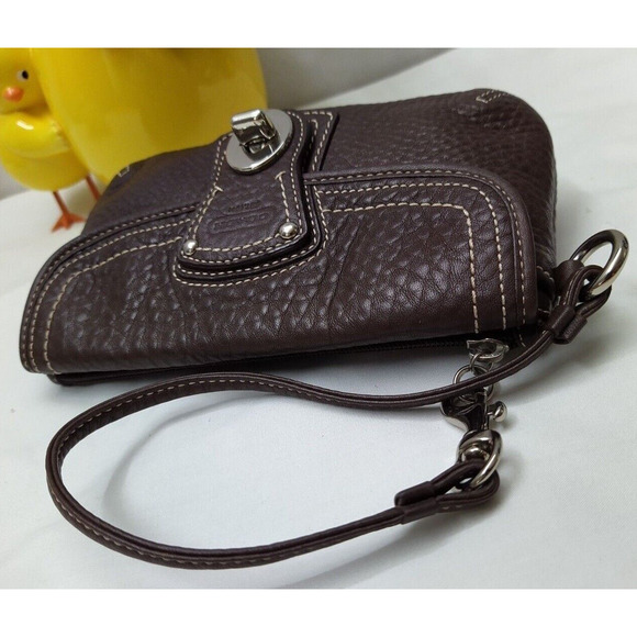 Coach Legacy Brown Pebbled Leather Turnlock Zipper Closure Wristlet -Coin Wallet - Picture 5 of 12